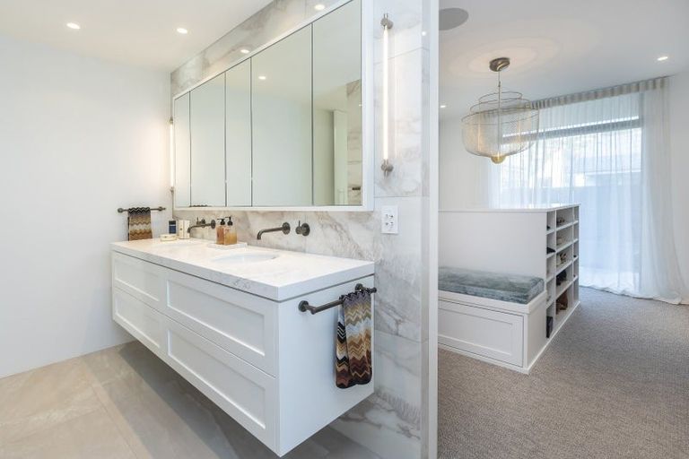 Photo of property in 8a Beachville Road, Redcliffs, Christchurch, 8081