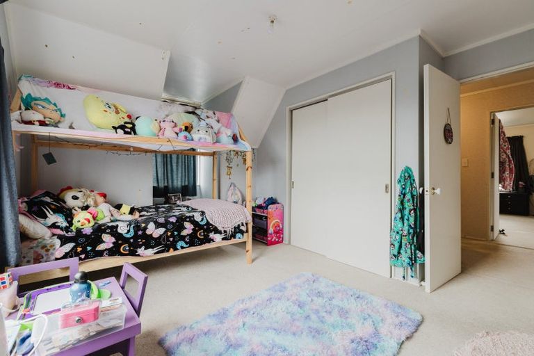 Photo of property in 21 Newton Place, Westbrook, Palmerston North, 4412