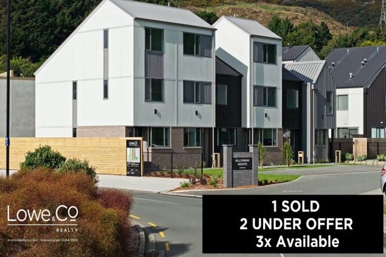 Photo of property in 9 Ara Paiwhenua, Tawa, Wellington, 5028