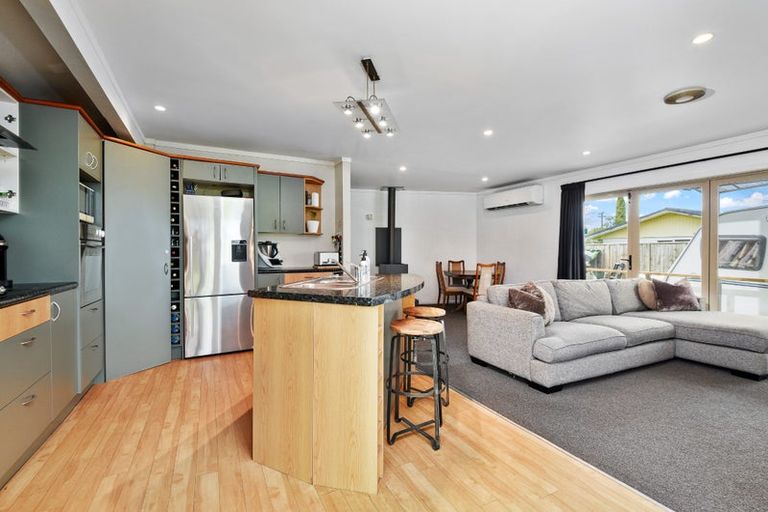 Photo of property in 6 Corilin Place, Mangakakahi, Rotorua, 3015