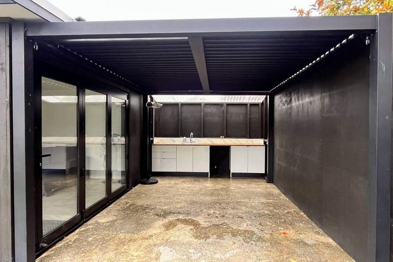 Photo of property in 17 Brent Place, Papanui, Christchurch, 8053