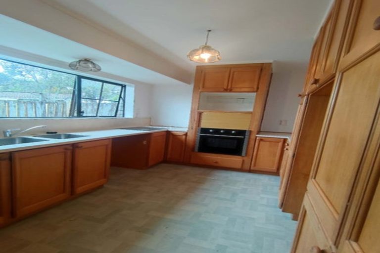 Photo of property in 1/74 Godley Road, Green Bay, Auckland, 0604