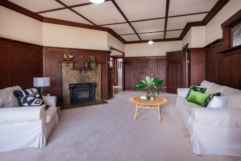 Photo of property in 39 Waiwaka Terrace, Strandon, New Plymouth, 4312