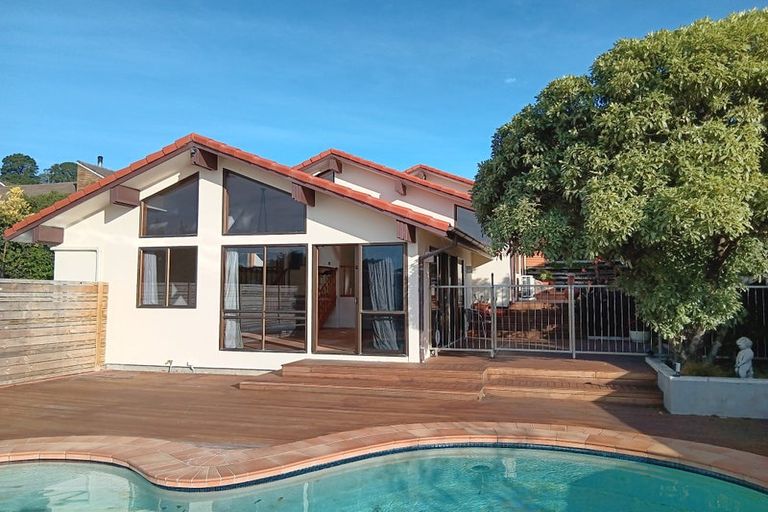 Photo of property in 6 Brigid Place, Mount Pleasant, Christchurch, 8081