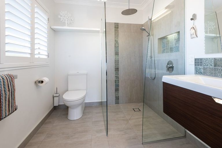 Photo of property in 105 Litten Road, Cockle Bay, Auckland, 2014