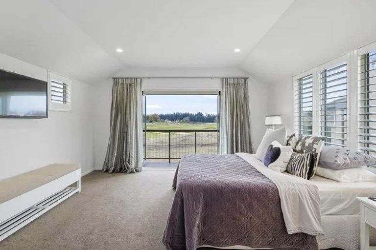 Photo of property in 132 Lake Terrace Road, Burwood, Christchurch, 8061
