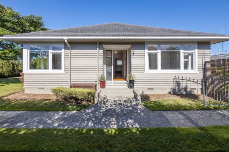 Photo of property in 19 Wilton Crescent, Bishopdale, Christchurch, 8053