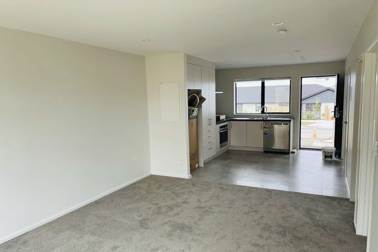 Photo of property in 31 Siren Street, Wainui, 0932
