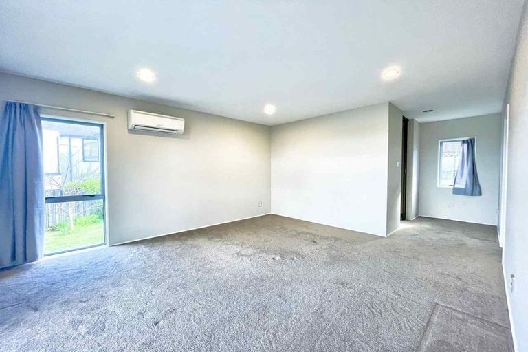 Photo of property in 1/17 Hyde Road, Rothesay Bay, Auckland, 0630