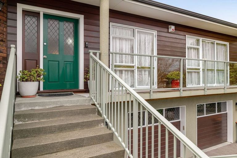 Photo of property in 23 Chilton Grove, Hokowhitu, Palmerston North, 4410