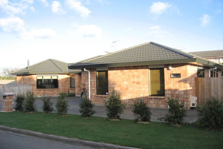 Photo of property in 2 Westpeak Way, Otaki, 5512