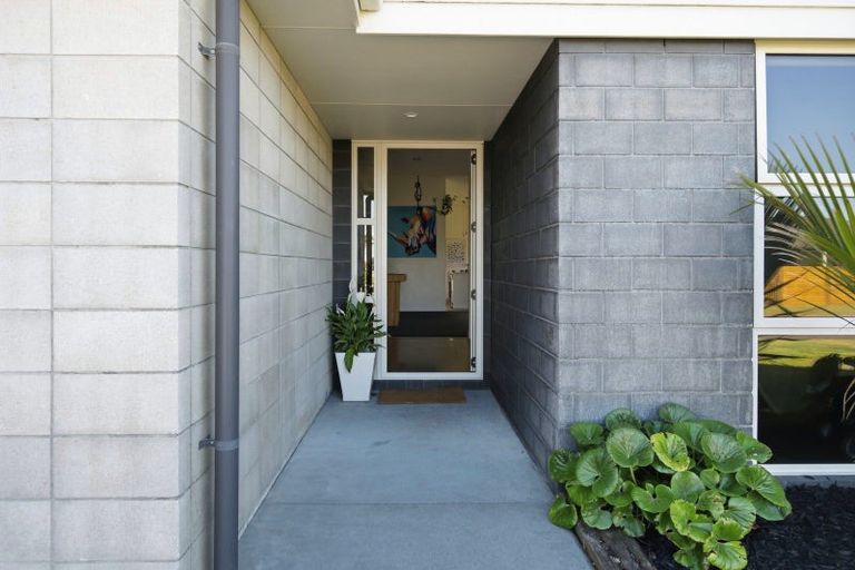 Photo of property in 42 Butterworth Crescent, Papamoa Beach, Papamoa, 3118