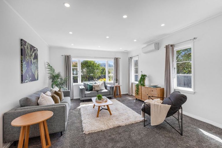 Photo of property in 44 Palmer Crescent, Silverstream, Upper Hutt, 5019