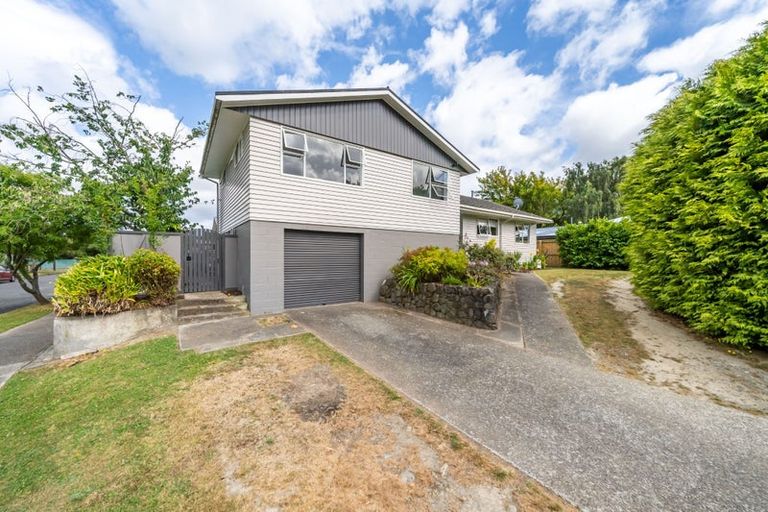 Photo of property in 6 Brightwater Crescent, Totara Park, Upper Hutt, 5018
