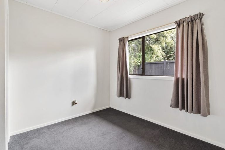 Photo of property in 16a Pooks Road, Ranui, Auckland, 0612
