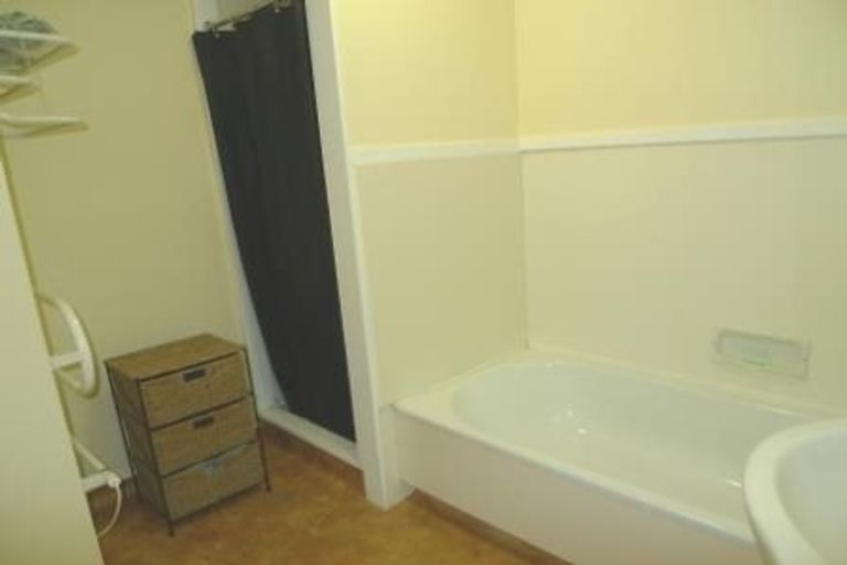 Photo of property in 4a Sarah Way, Crofton Downs, Wellington, 6035