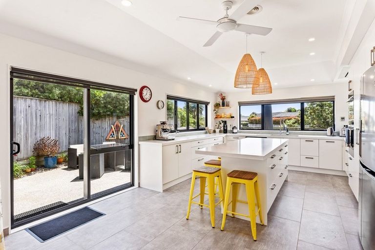 Photo of property in 9 Telford Way, Raumati Beach, Paraparaumu, 5032