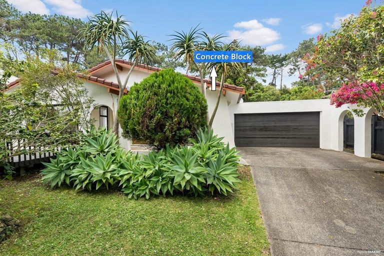 Photo of property in 5 Longwood Place, Forrest Hill, Auckland, 0620