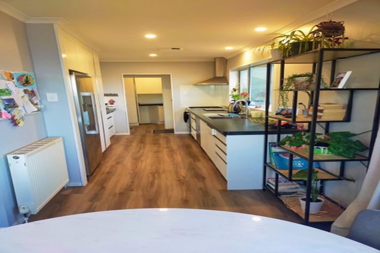 Photo of property in 68 Dowse Drive, Maungaraki, Lower Hutt, 5010