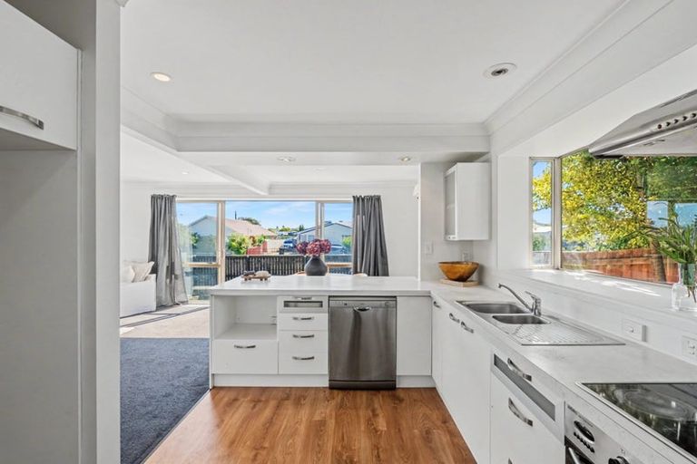 Photo of property in 66 Bickerton Street, Wainoni, Christchurch, 8061