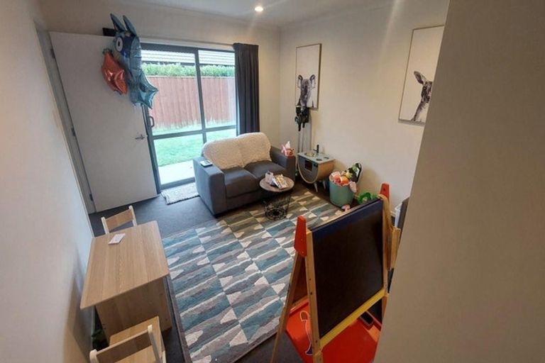 Photo of property in 15 Rossall Crescent, Rolleston, 7615