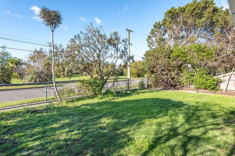 Photo of property in 17 Moyna Avenue, Dallington, Christchurch, 8061