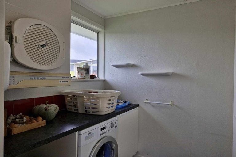 Photo of property in 4 Norton Place, Spotswood, New Plymouth, 4310