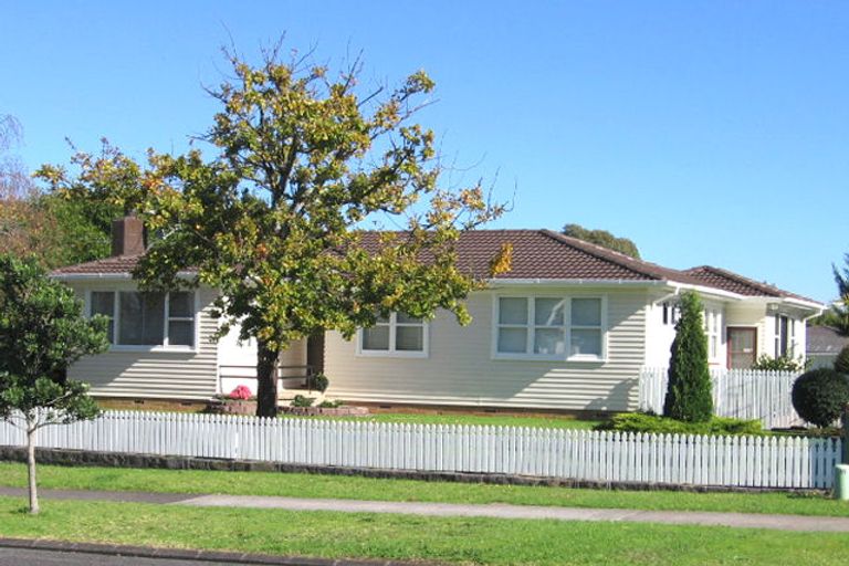 Photo of property in 3 Minaret Drive, Bucklands Beach, Auckland, 2014