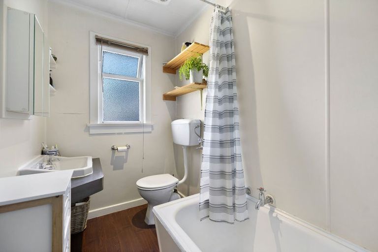 Photo of property in 8 Riverside Road, Frankton, Queenstown, 9300