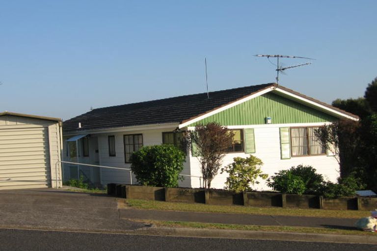 Photo of property in 142 Oaktree Avenue, Browns Bay, Auckland, 0630