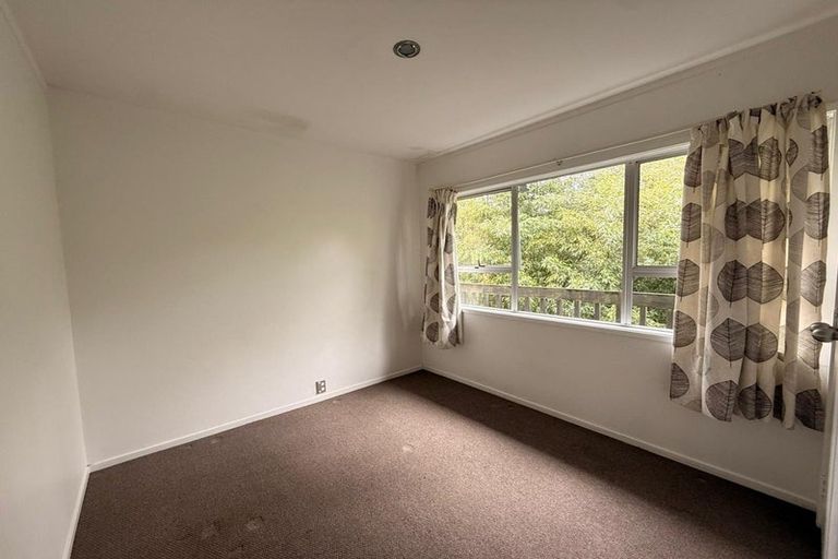 Photo of property in 223 Beach Haven Road, Beach Haven, Auckland, 0626