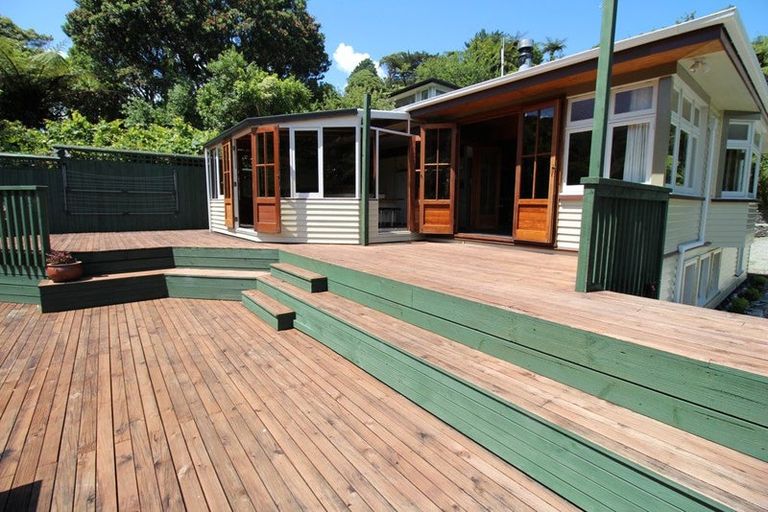 Photo of property in 15 Weenink Road, Karoro, Greymouth, 7805