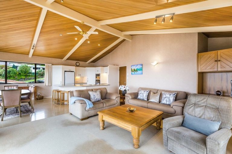 Photo of property in 60 Wakeman Road, Acacia Bay, Taupo, 3330