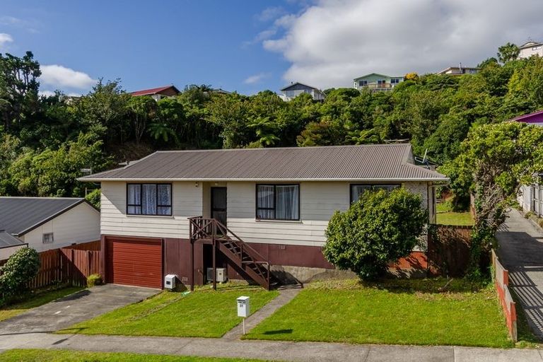 Photo of property in 27 Invercargill Drive, Kelson, Lower Hutt, 5010