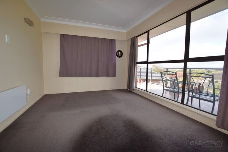 Photo of property in 52 Tiroroa Avenue, Te Atatu South, Auckland, 0610