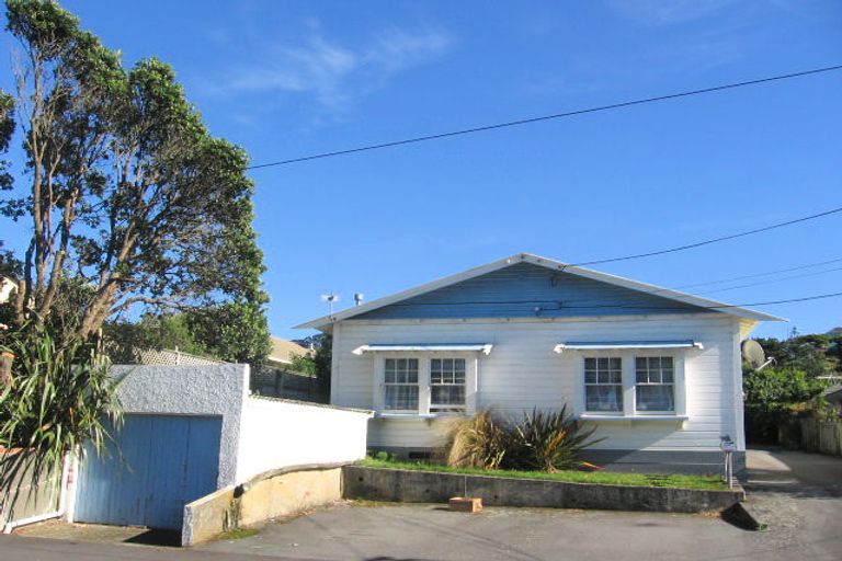 Photo of property in 1/44 Dr Taylor Terrace, Johnsonville, Wellington, 6037