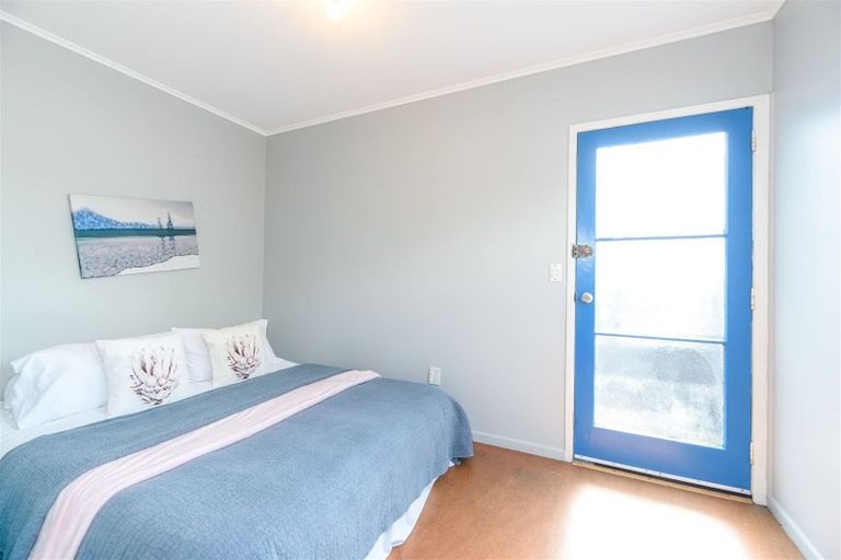 Photo of property in 130 Triangle Road, Massey, Auckland, 0614