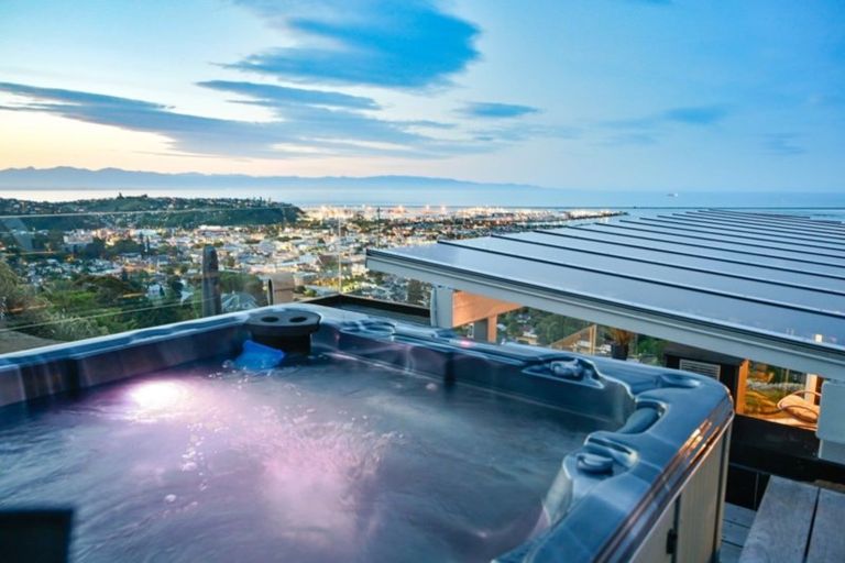 Photo of property in 8 City Heights, Maitai, Nelson, 7010
