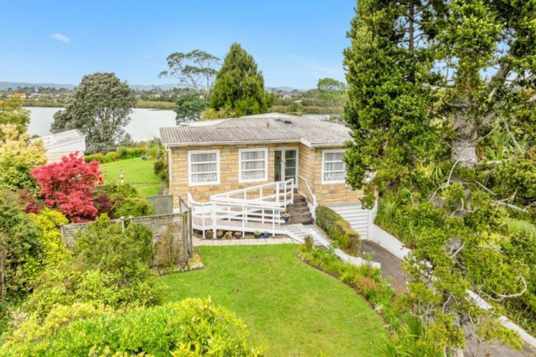 Photo of property in 14 Lucas Place, Weymouth, Auckland, 2103