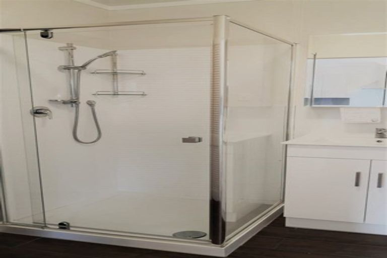 Photo of property in 23 Rembrandt Avenue, Tawa, Wellington, 5028