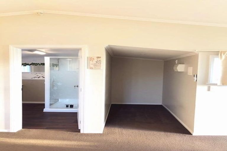 Photo of property in 1 Viola Place, Papakura, 2110