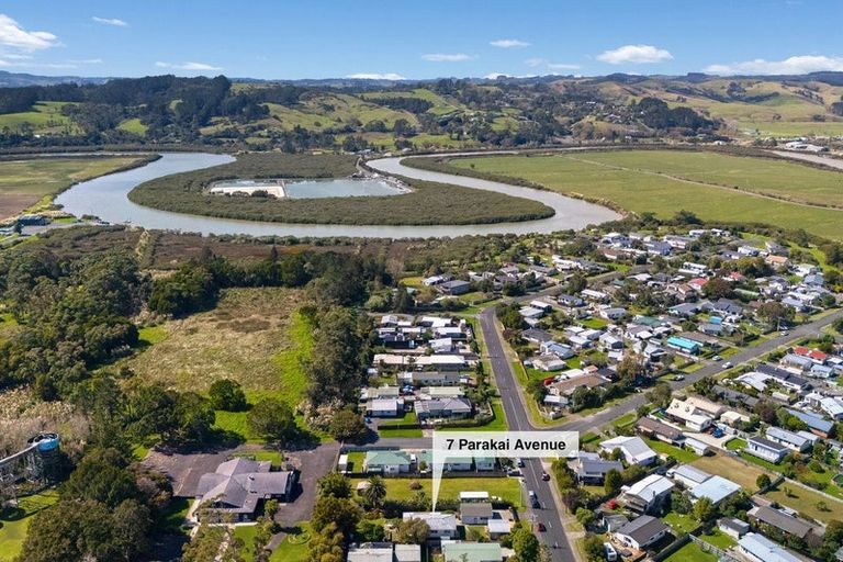 Photo of property in 7 Parakai Avenue, Parakai, 0830