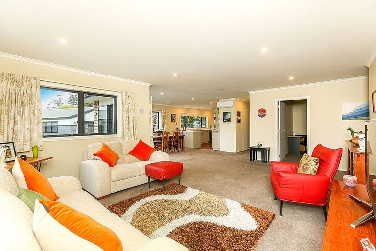 Photo of property in 12 Kororako Grove, Whalers Gate, New Plymouth, 4310