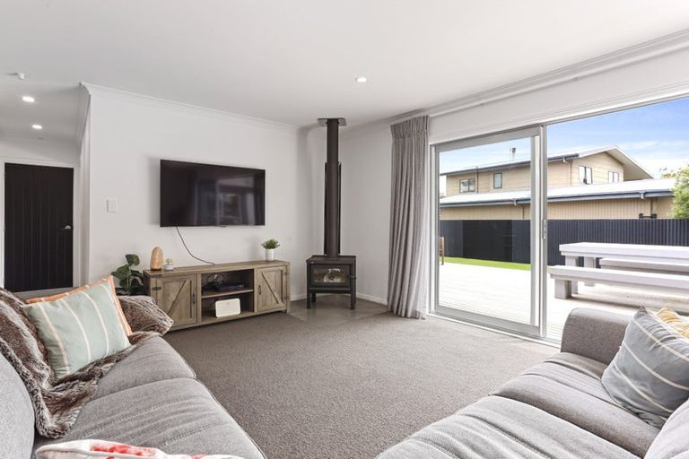 Photo of property in 4 Waikuku Beach Road, Waikuku Beach, 7473