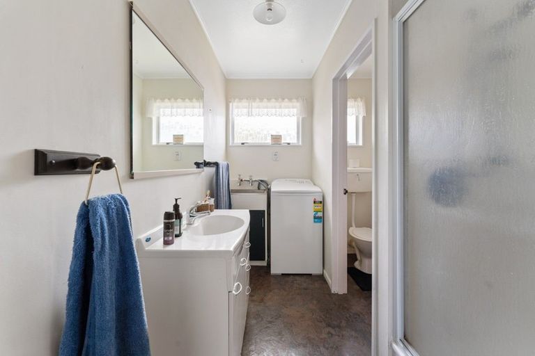 Photo of property in 6 Waterloo Place, Westown, New Plymouth, 4310