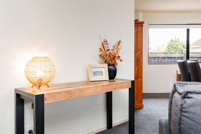 Photo of property in 17 Daniel Place, Kelvin Grove, Palmerston North, 4414