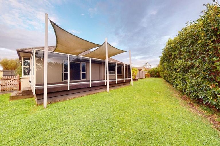 Photo of property in 27 Johnstone Drive, Fitzherbert, Palmerston North, 4410