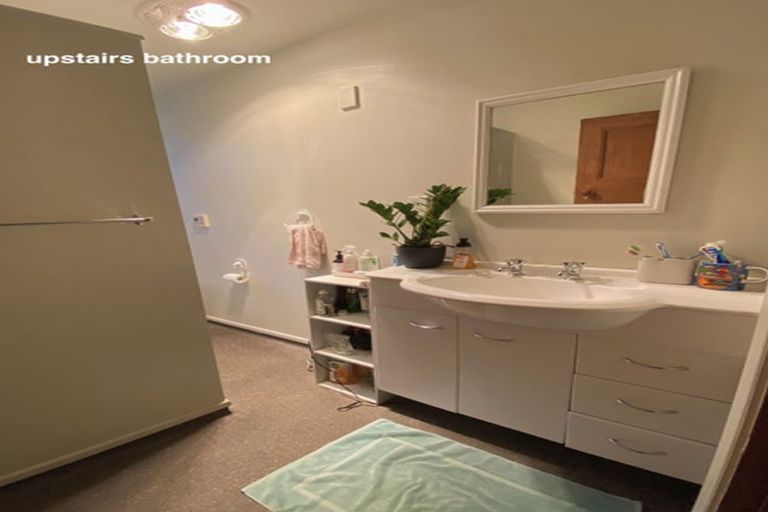 Photo of property in 10 Moana Road, Kelburn, Wellington, 6012