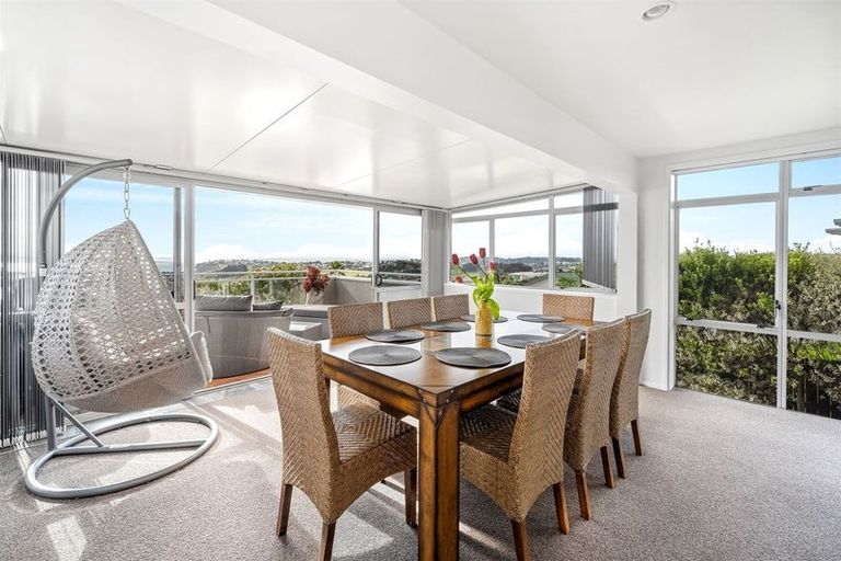 Photo of property in 69 Wade River Road, Stanmore Bay, Whangaparaoa, 0932