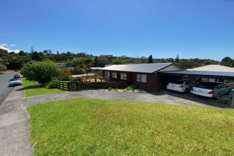 Photo of property in 16 Fitzwilliam Drive, Torbay, Auckland, 0630